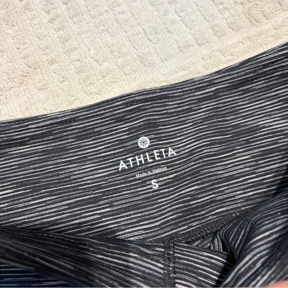 Athleta Energy Chaturanga Black Space Cropped Capri Leggings Women’s Small - Picture 3 of 7
